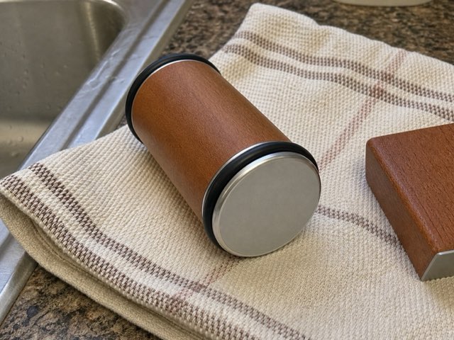 Close-up of the Keldley roller's fine 1000-grit face
